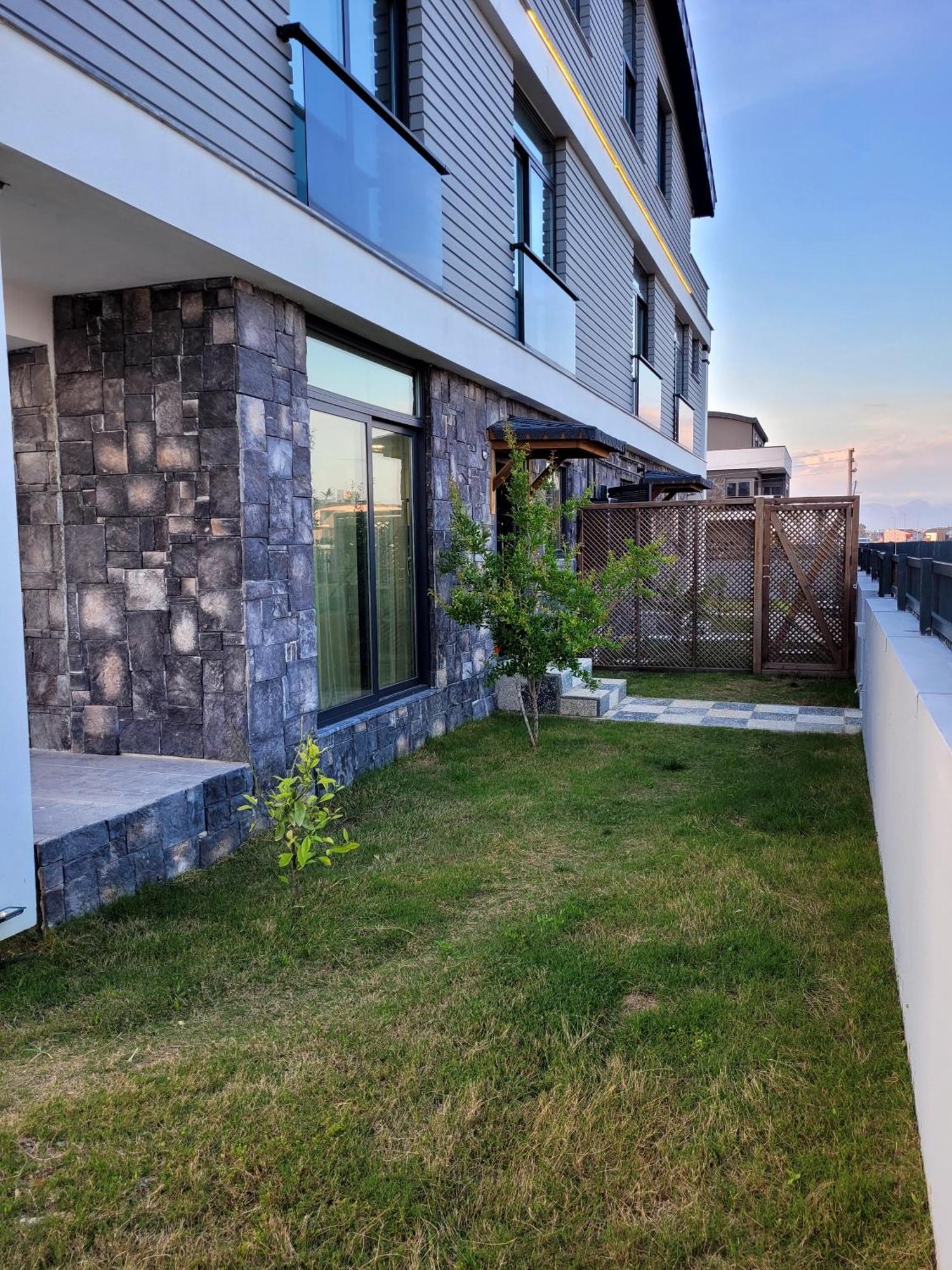 Oldskool Villas Close To Lara Beach Antalya Phòng bức ảnh